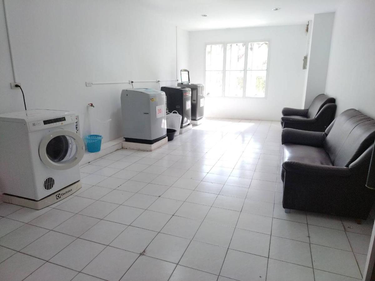 7 Pool Condo Opposite The Train Station Near Old City And Nimman Чиангмай Екстериор снимка