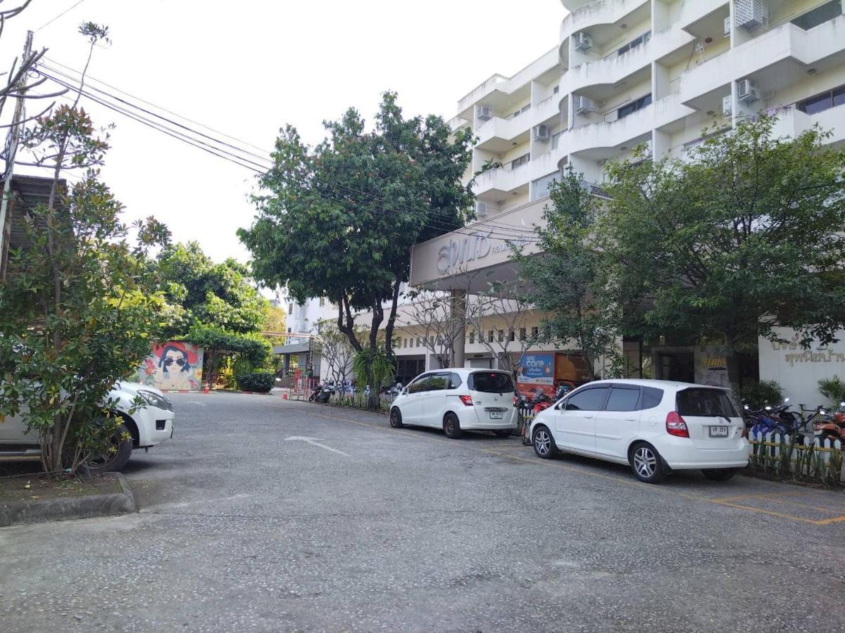 7 Pool Condo Opposite The Train Station Near Old City And Nimman Чиангмай Екстериор снимка